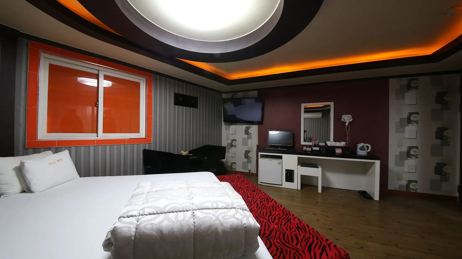 ** Hotel We'Ve Motel Busan South Korea